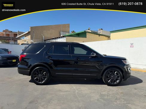 Used 2017 Ford Explorer XLT w/ Equipment Group 202A FWD image 4