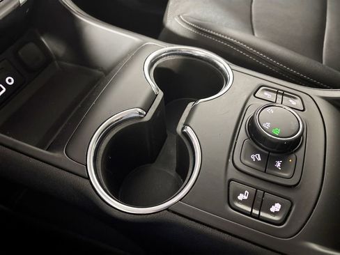 Used 2023 GMC Terrain SLT image 15