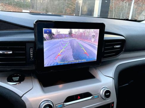 Used 2024 Ford Explorer XLT image 20