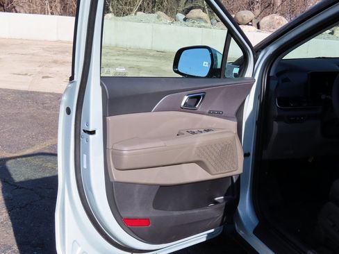 New 2026 Kia Carnival EX FWD image 21