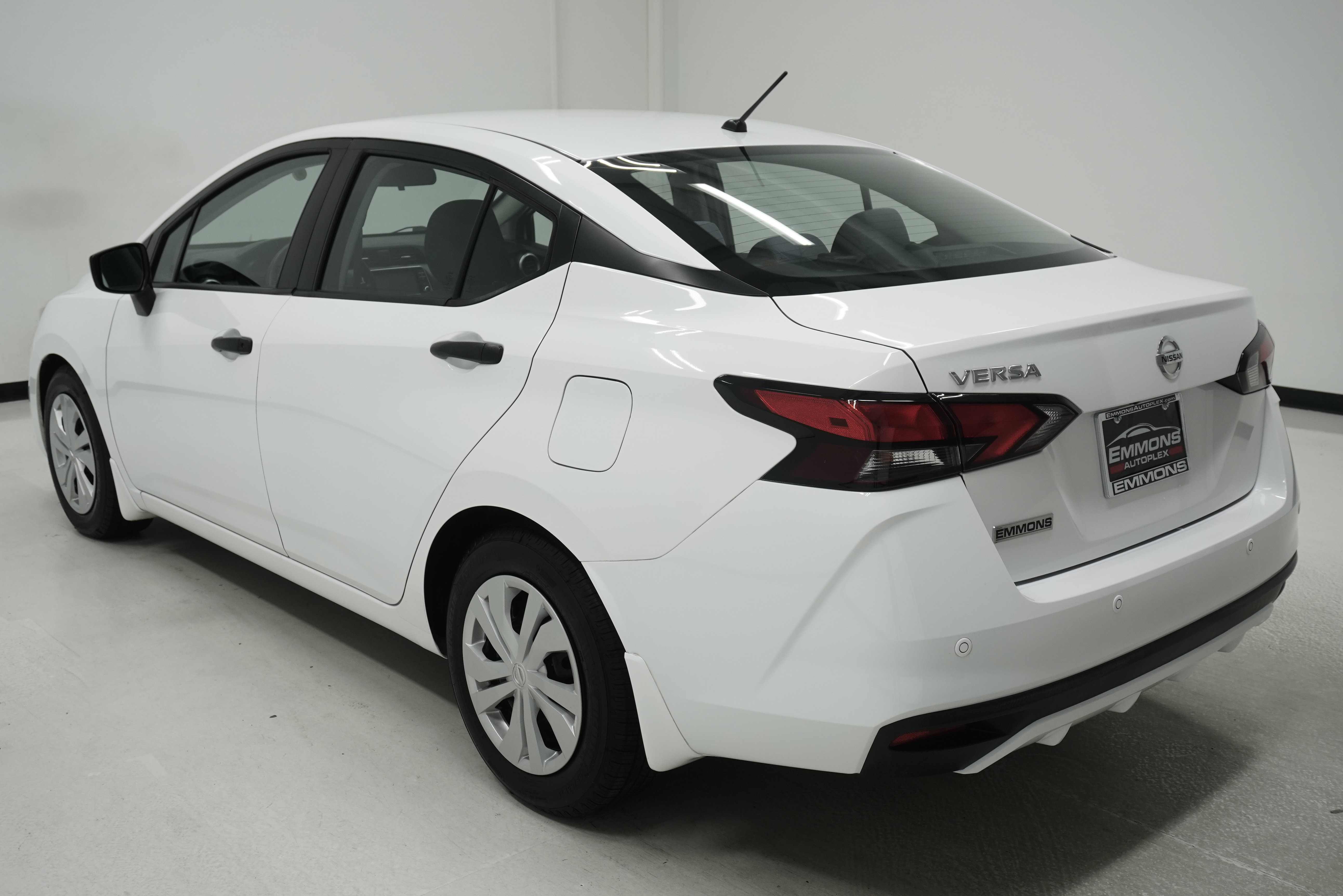 Used 2020 Nissan Versa S FWD image 6