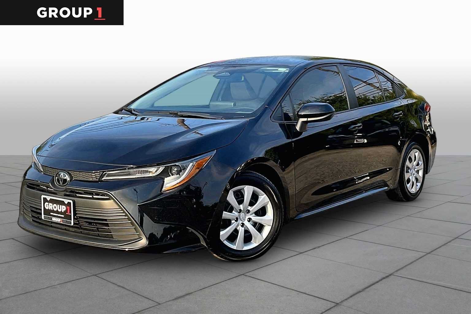 Used 2023 Toyota Corolla LE FWD image 1