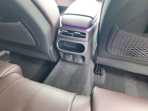 Used 2022 Genesis GV70 2.5T w/ Advanced Package image 29