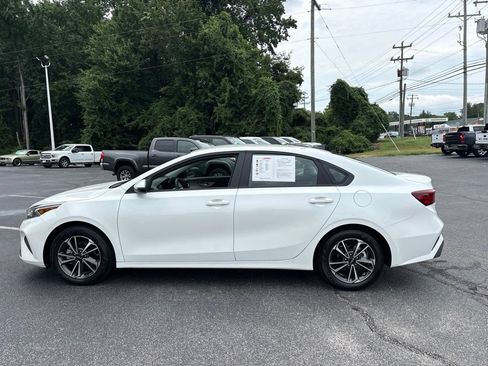 Used 2024 Kia Forte LXS w/ LXS Technology Package FWD image 6