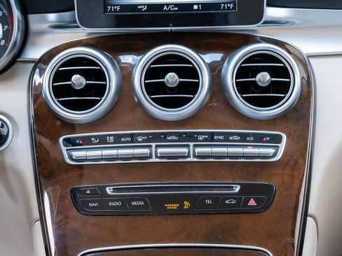 Used 2019 Mercedes-Benz GLC 300 4MATIC image 20