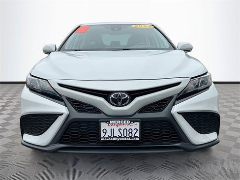 Used 2024 Toyota Camry SE image 2