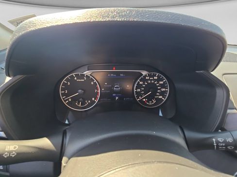 Used 2025 Nissan Altima 2.5 SV FWD image 14