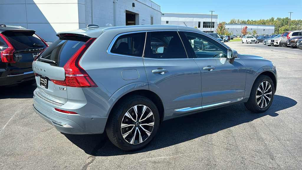 Used 2023 Volvo XC60 B5 Plus AWD/4WD image 28
