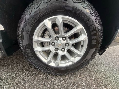 Used 2023 Chevrolet Silverado 1500 LT w/ Z71 Off-Road Package image 34