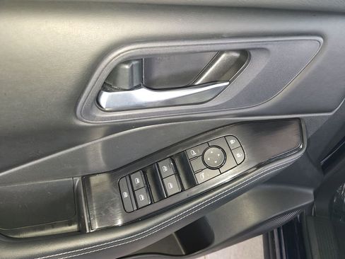 Used 2025 Nissan Rogue SV image 28