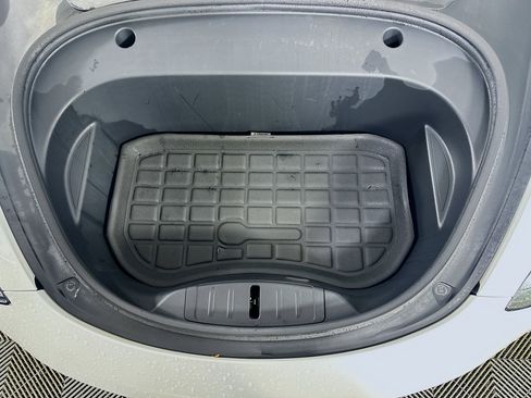 Used 2023 Tesla Model 3 Standard Range image 33