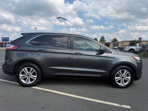 Used 2019 Ford Edge SEL w/ Equipment Group 201A FWD image 2