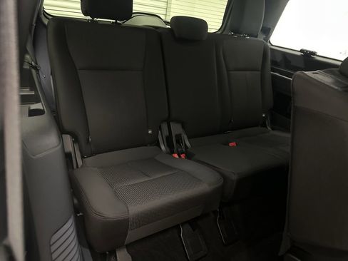 Used 2019 Ford Expedition XLT image 12