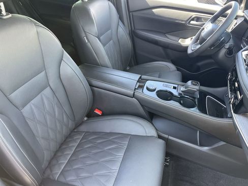 Used 2025 Nissan Rogue Platinum AWD/4WD image 10