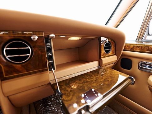 Used 1990 Rolls-Royce Silver Spur II image 96