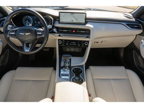 Used 2025 Genesis G70 2.5T image 17