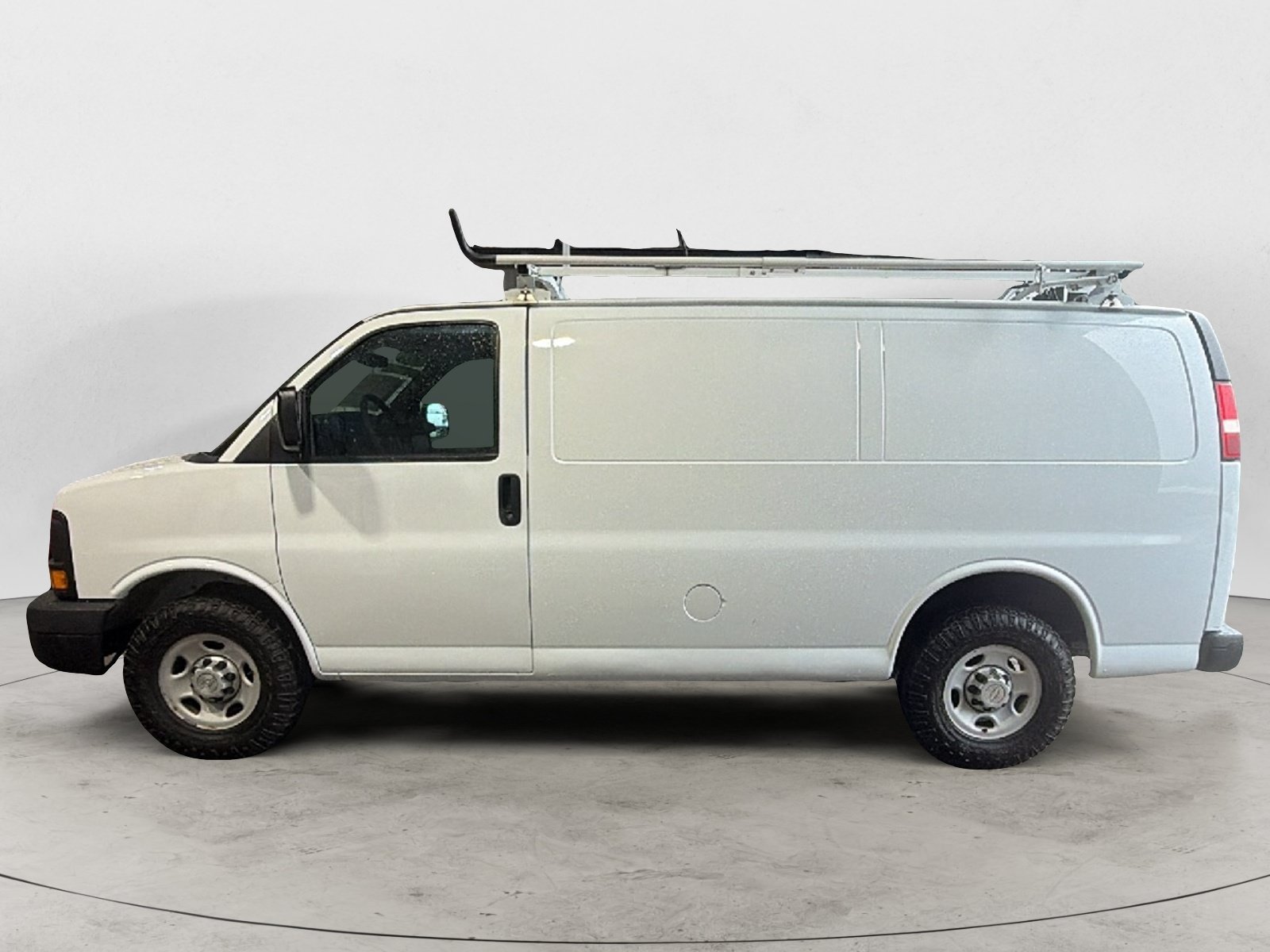 Used 2012 Chevrolet Express 2500 RWD image 3