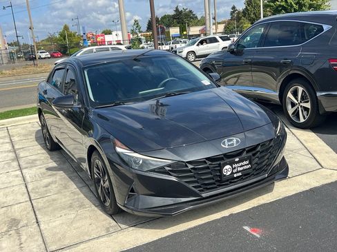 Certified 2022 Hyundai Elantra SEL w/ Cargo Package FWD image 7
