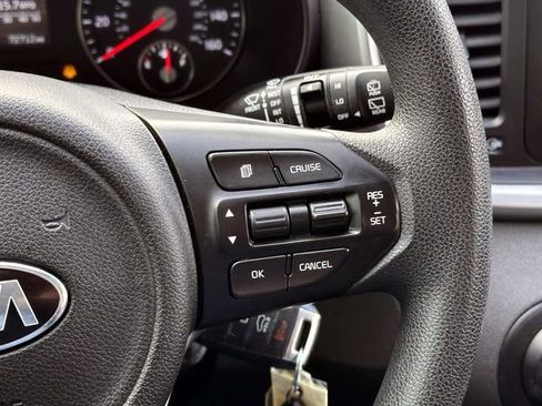 Used 2017 Kia Sorento LX image 24
