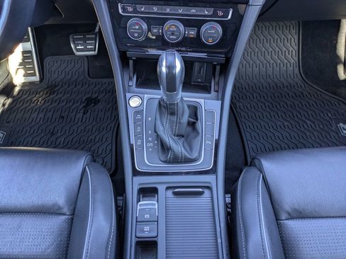 Used 2019 Volkswagen Golf R 4-Door image 19