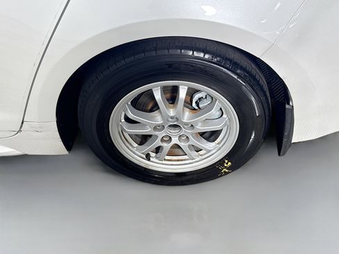 Used 2022 Toyota Corolla LE image 37