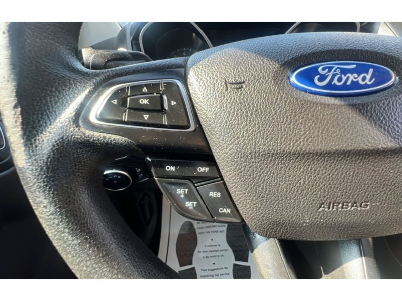 Used 2015 Ford Focus SE FWD image 29