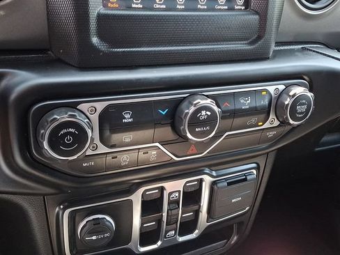 Used 2022 Jeep Gladiator Sport AWD/4WD image 15