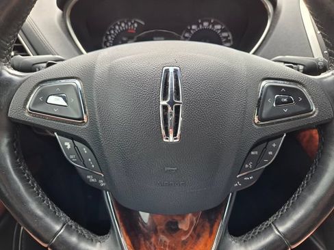Used 2018 Lincoln MKX Reserve w/ Driver Assistance Package FWD image 33