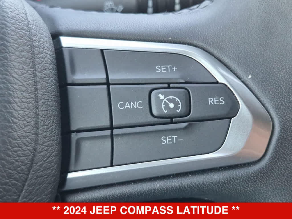 Used 2024 Jeep Compass Latitude AWD/4WD image 23