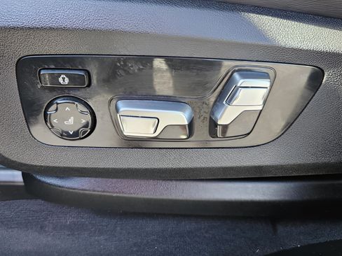 Used 2025 BMW X5 M Competition w/ Executive Package image 10