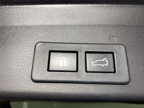 Used 2022 Subaru Ascent Limited w/ Technology Package image 19