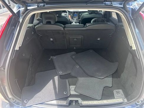 Certified 2023 Volvo XC60 B5 Ultimate w/ Climate Package FWD image 8