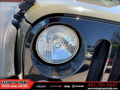Used 2015 Jeep Wrangler Unlimited Sport AWD/4WD image 30