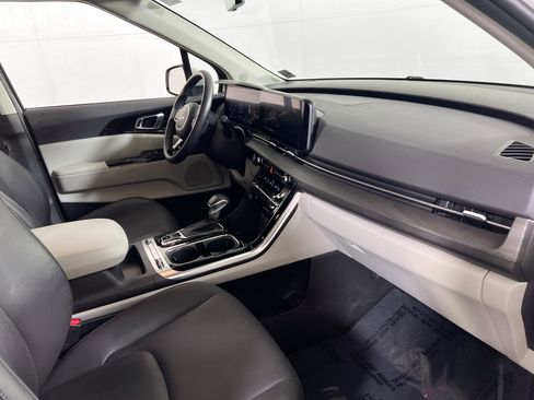 Used 2024 Kia Carnival SX FWD image 30