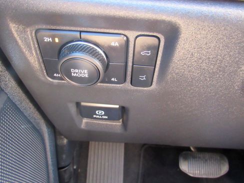 Used 2025 Ford Expedition Max Platinum AWD/4WD image 19