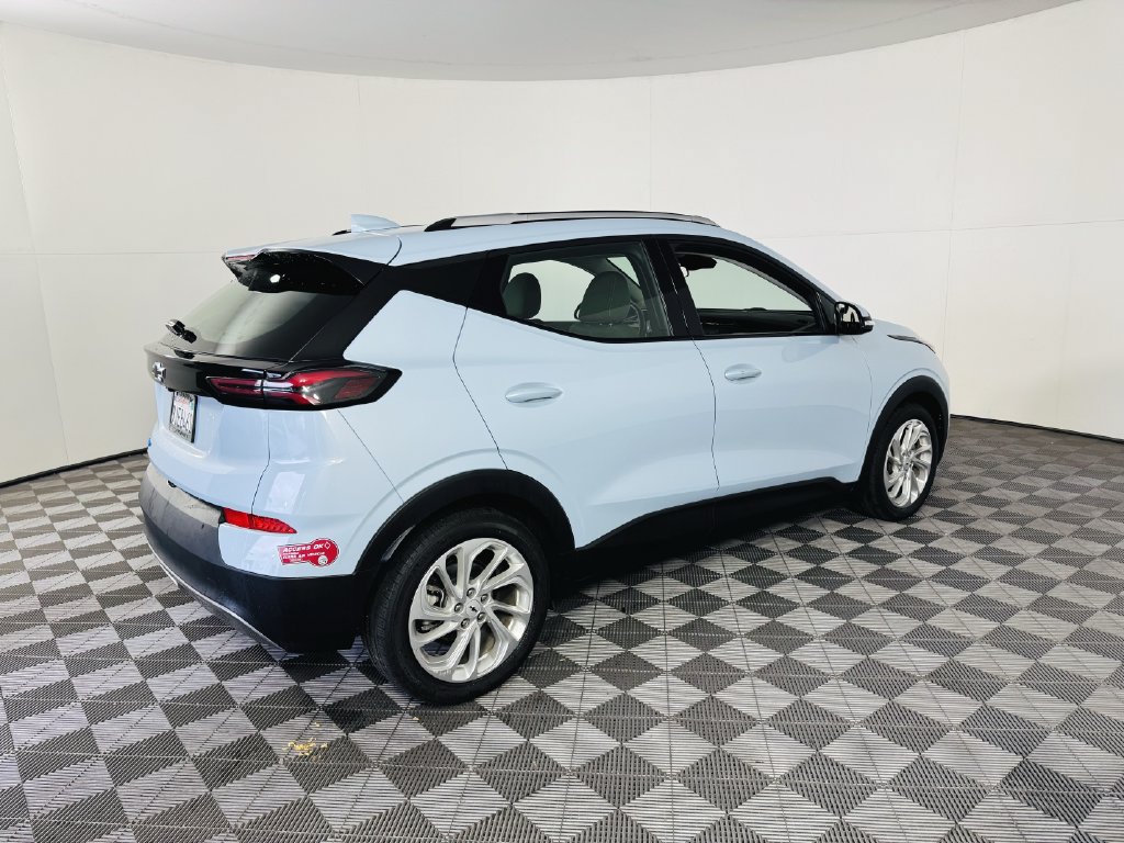 Used 2023 Chevrolet Bolt EUV LT FWD image 26