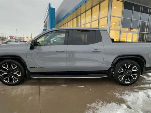 Used 2024 GMC Sierra EV Denali image 5
