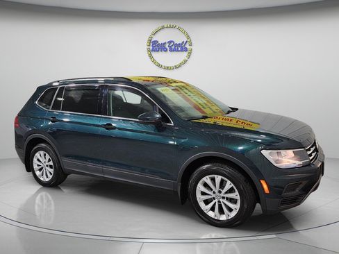 Used 2019 Volkswagen Tiguan SE w/ Panoramic Sunroof Package image 9