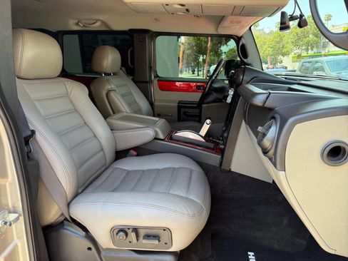 Used 2005 HUMMER H2 image 31