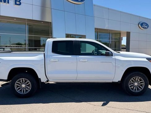 Used 2024 Chevrolet Colorado LT w/ LT Convenience Package AWD/4WD image 7