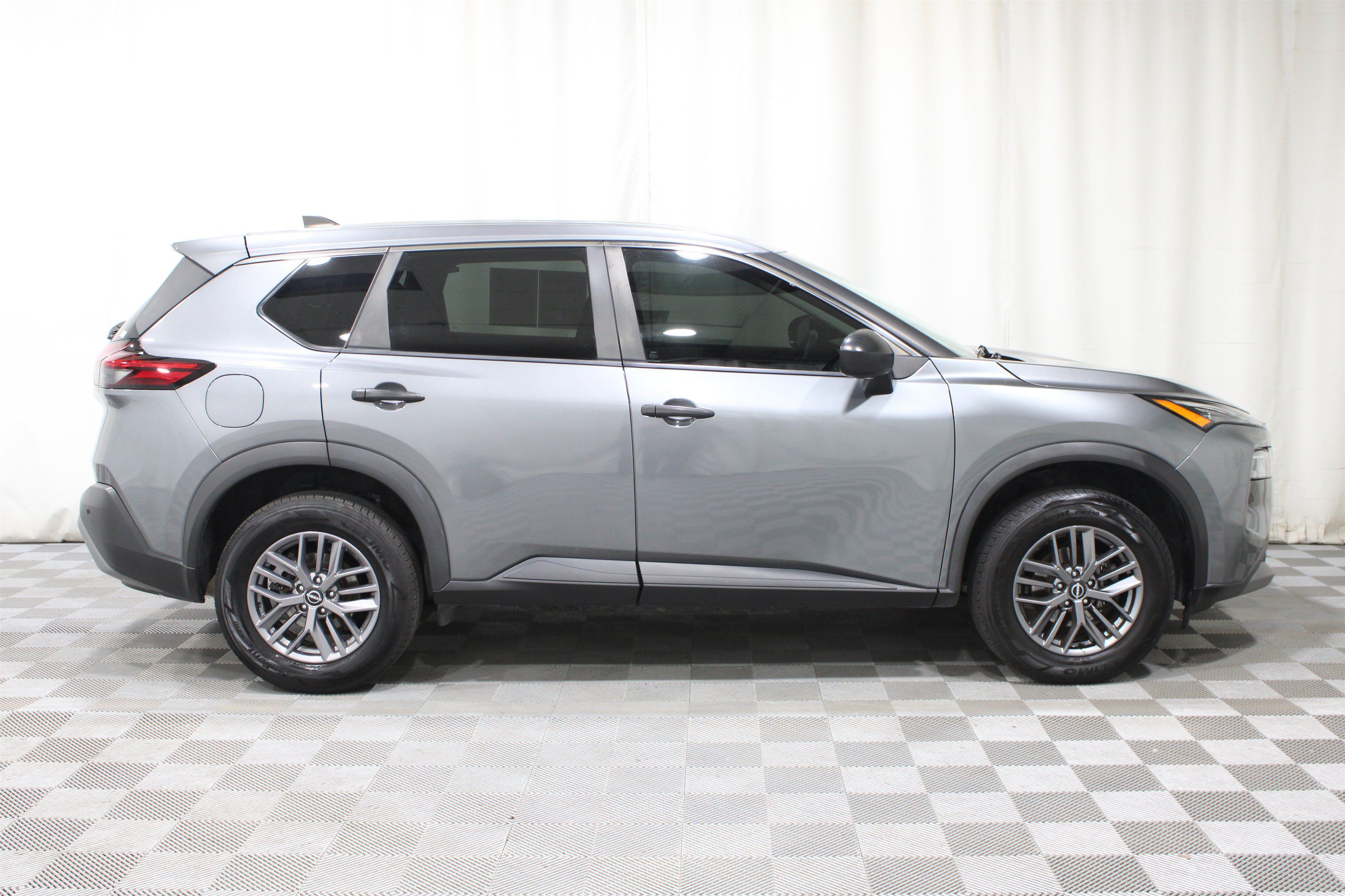 Used 2022 Nissan Rogue S AWD/4WD image 23