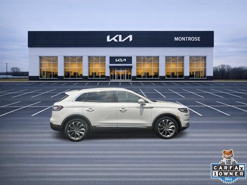 Used 2022 Lincoln Nautilus Reserve w/ Equipment Group 201A AWD/4WD image 4
