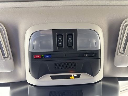 Used 2024 Subaru Crosstrek 2.0i Premium image 17