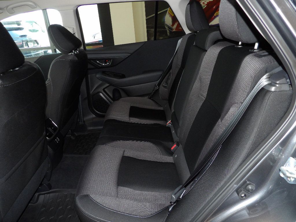 Used 2025 Subaru Outback Premium AWD/4WD image 22