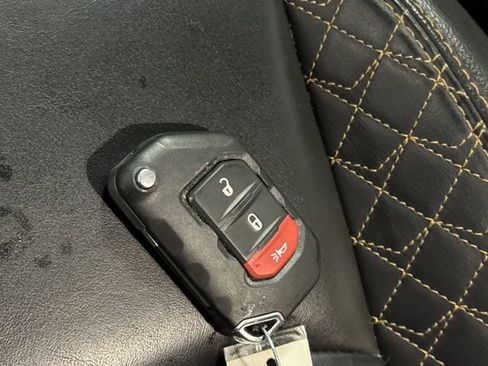 Used 2022 Jeep Gladiator Overland image 27