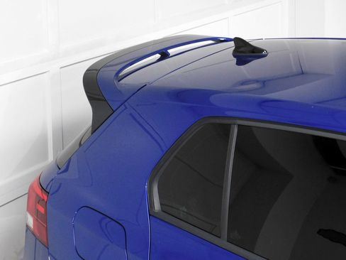 Used 2024 Volkswagen Golf R AWD/4WD image 8