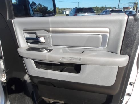 Used 2019 RAM 1500 Lone Star image 9