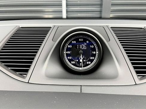 New 2025 Porsche Macan image 30