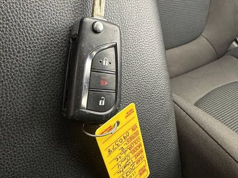 Used 2023 Toyota RAV4 LE AWD/4WD image 8