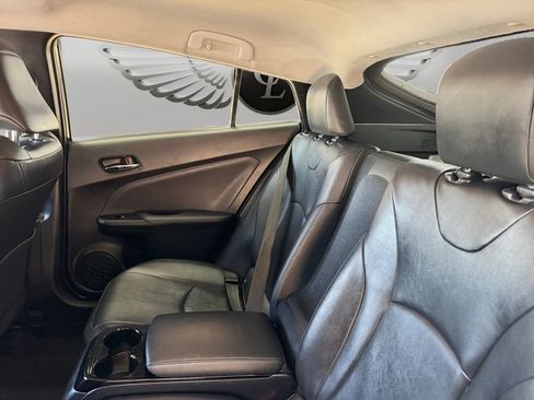 Used 2018 Toyota Prius Prime Advanced w/ Carpet Mat Package FWD image 13